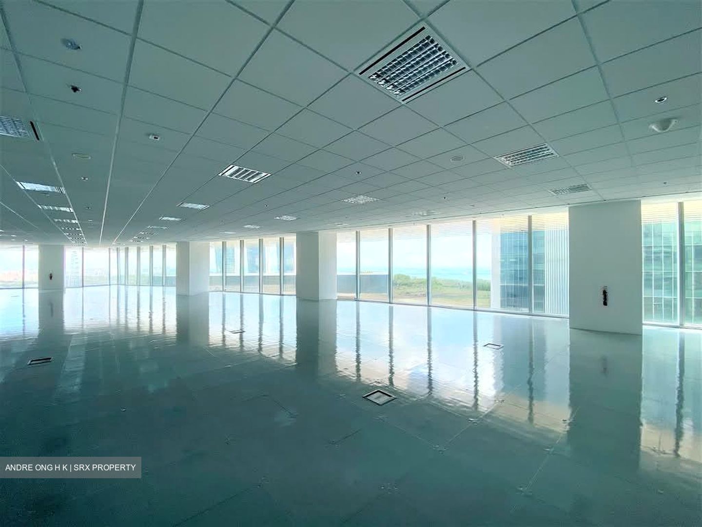 Ocean Financial Centre (D1), Office #558253451
